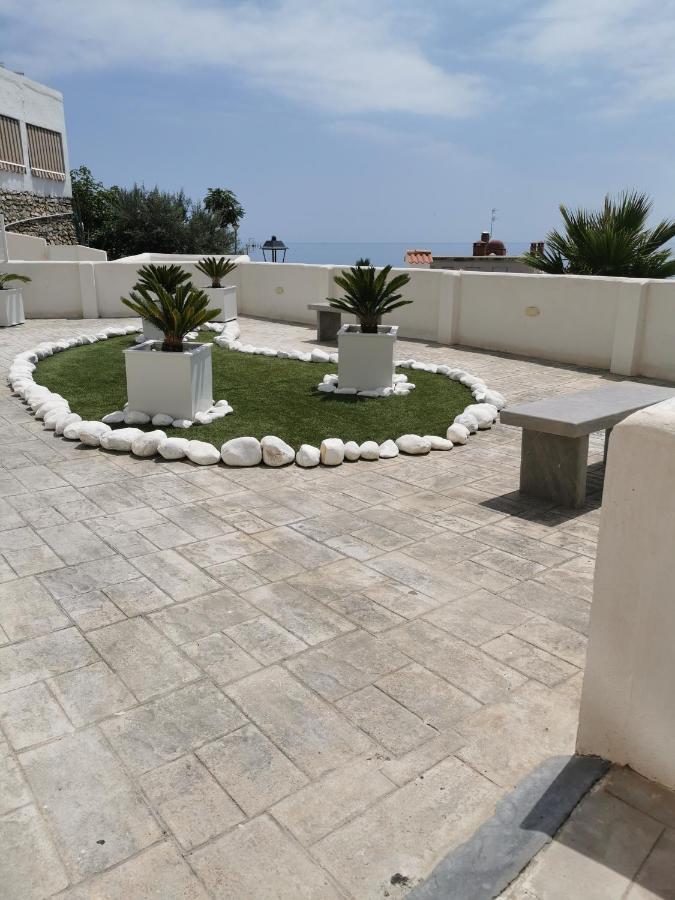 Piso De Lujo En La Playa De Un Pueblo De Granada Con Piscina Infiniti, Yacuzzi En La Piscina, Tumbonas Privadas Y Mucho Mas Melicena Exterior foto